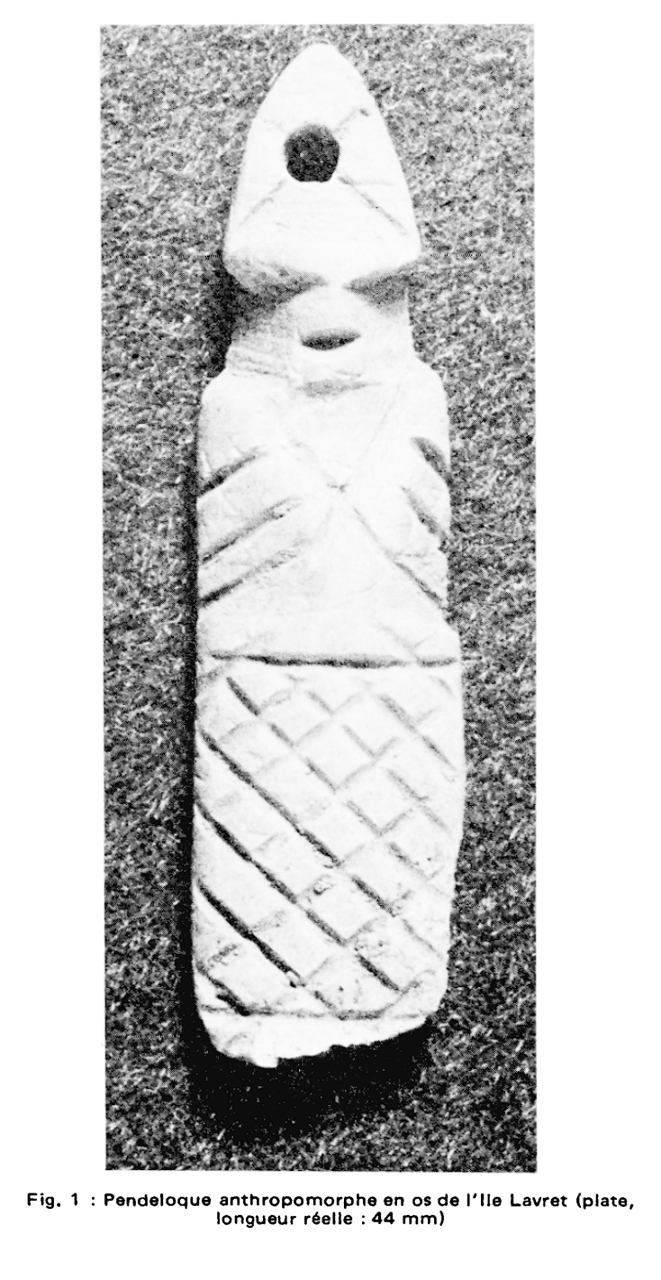 Pendeloque anthropomorphe en os découverte à Lavret